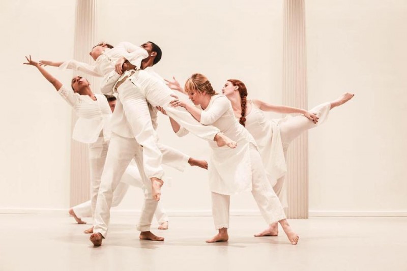 Dancers in clump lifting on diagonal