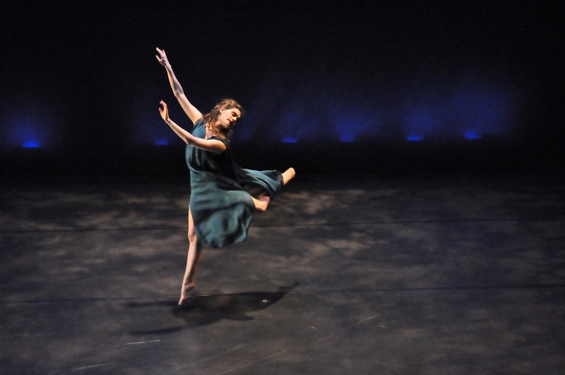 Abra Cohen dances Narcissus by Isadora Duncan