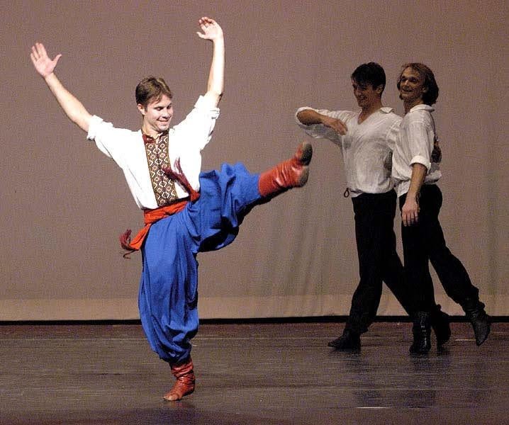 Nai-Ni Chen Dance Company The Bridge Classes May 17-21