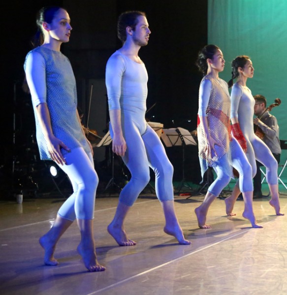 MeenMoves dancers with Momenta Quartet