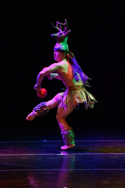 Lupe Garza in Ballet Nepantla's "Mística"