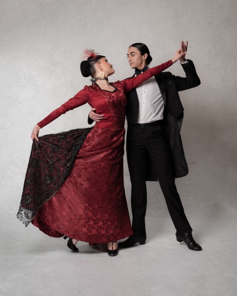 Dancers in Ballet Nepantla's "Valentina"