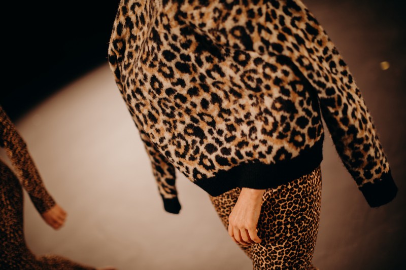 Siri & Snelle in "Collapsing Distance"