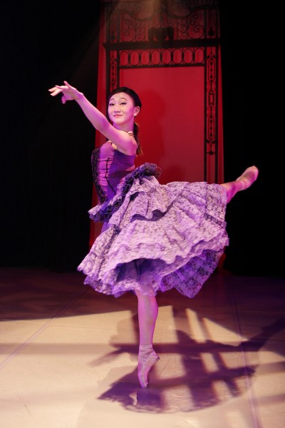 Azusa Okamoto dancing the role of "Michela"