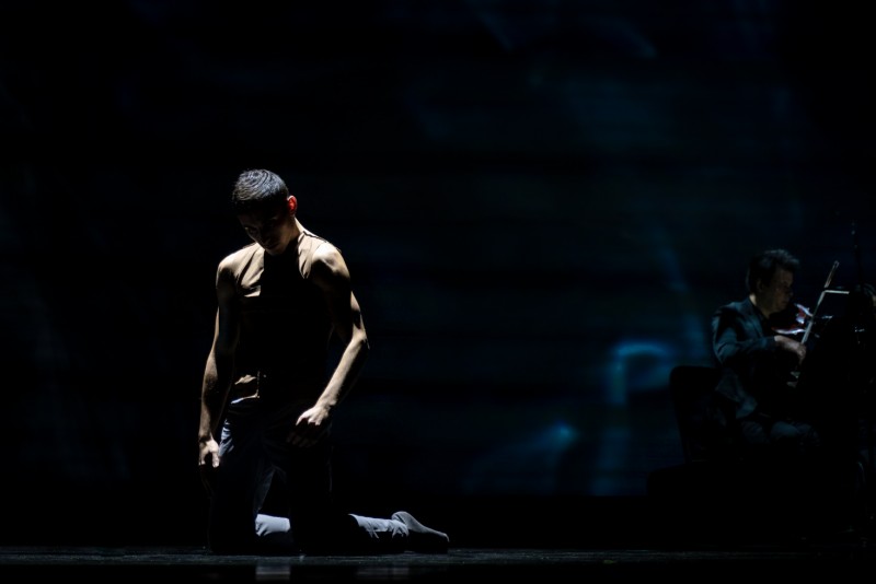 Giacomo Bavutti in "Falling Sky"