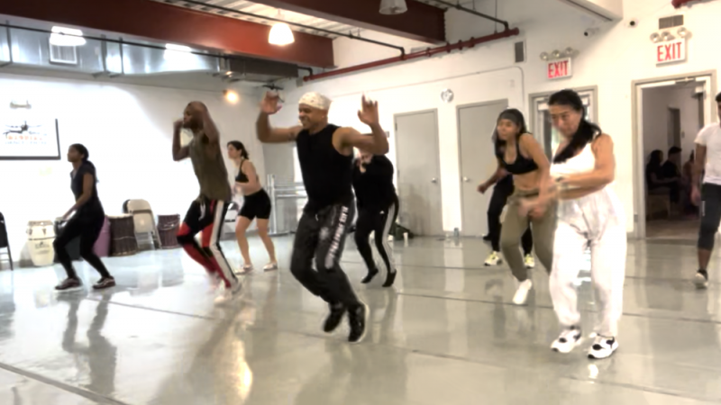 Djoniba leads students in Afrobeats class