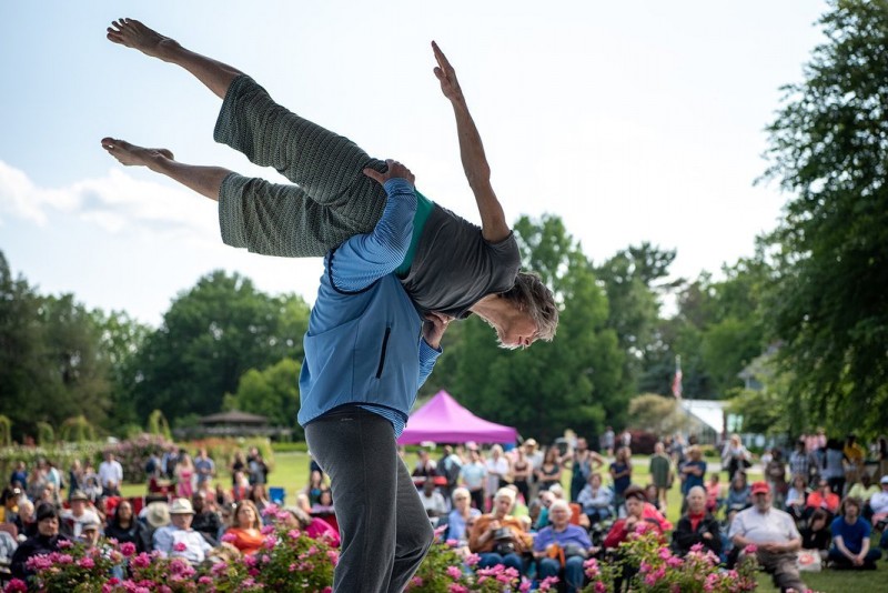 David Dorfman and Lisa Race perform at the 2023 Hartford Dance Festival
