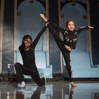 Notes in Motion in-school dance program