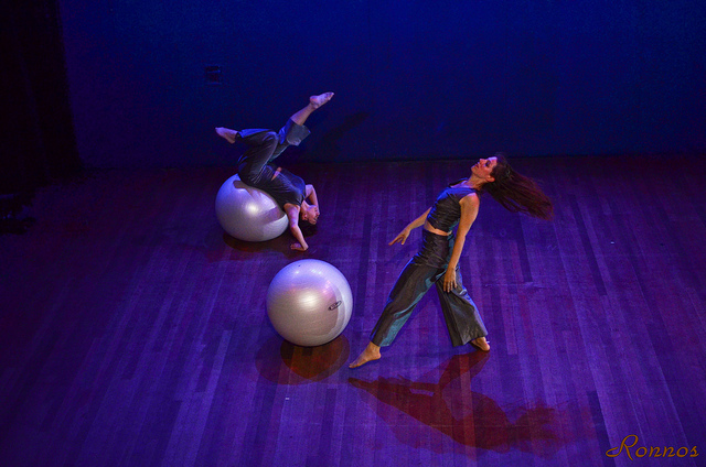  Two dancers perform Eva Dean Dance BOUNCE Repertory 