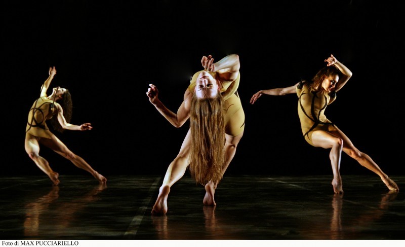 OPEN AUDITIONS: Male & Female Dancers