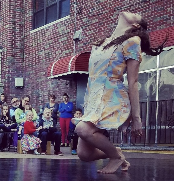QUEENS OUTDOOR DANCE FESTIVAL | FREE SUNDAY PERFORMING ARTS | Mari Meade Dance Collective 