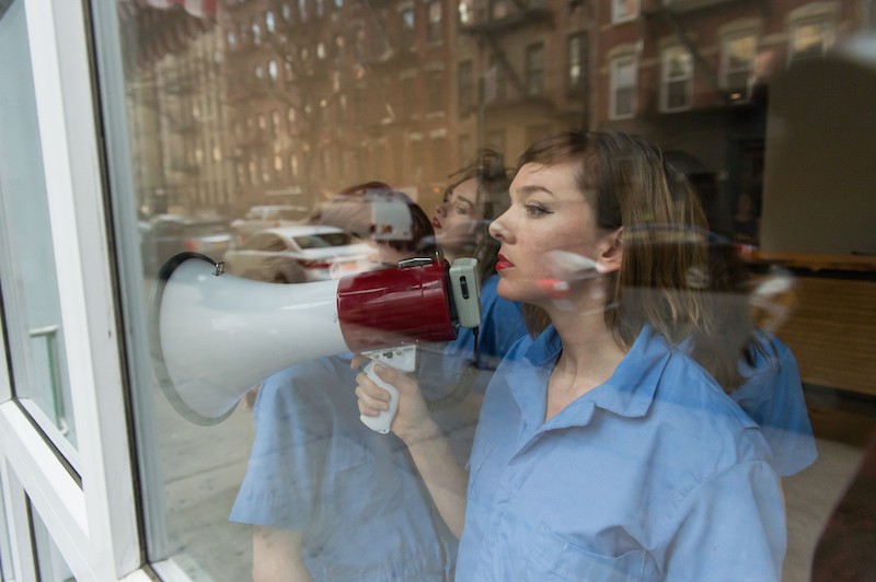 Choreographers + collectives working in contemporary performance: APPLY for Volume VI, Issue II. (August 2016)