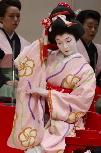 Members of Japan's Geimaruza offer a program especially for kids!