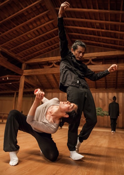 Contemporary Dance meet Noh Theater in Luca Veggetti's Left-Right-Left.