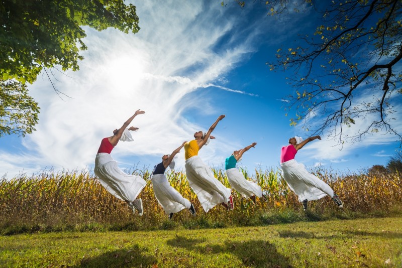 Moving Spirits, Inc. seeks female dancers 