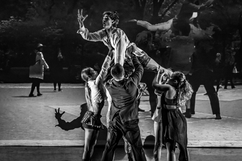 i KADA Contemporary Dance Company