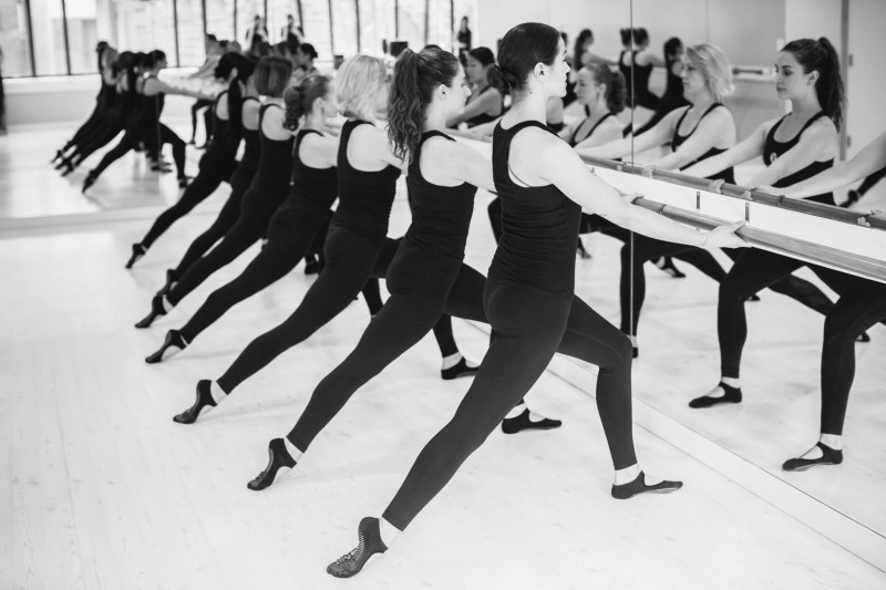 Xtend Barre Ballet Lunges