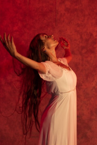 Natasha Sheptalova as Mina in ALB's Dracula