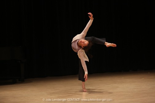 Woman turning in back attitude side pitch