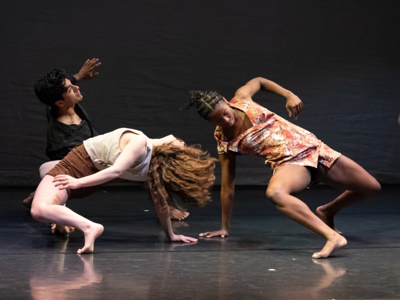 Traces choreographed by Olivia Passarelli and Sophie Gray-Gaillar.