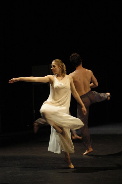 Talk on Dance’s Repertoires: Transmission and Reenactment 